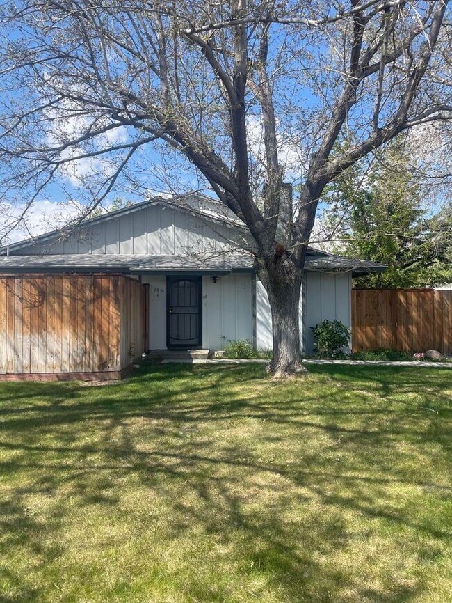 Foto del edificio - Cute 2 Bedroom Condo in Great Sparks location