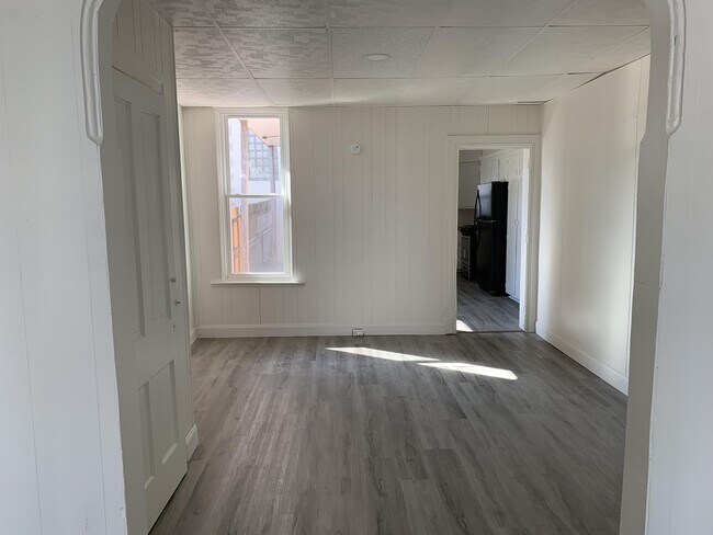 Foto del edificio - 904 W Poplar St