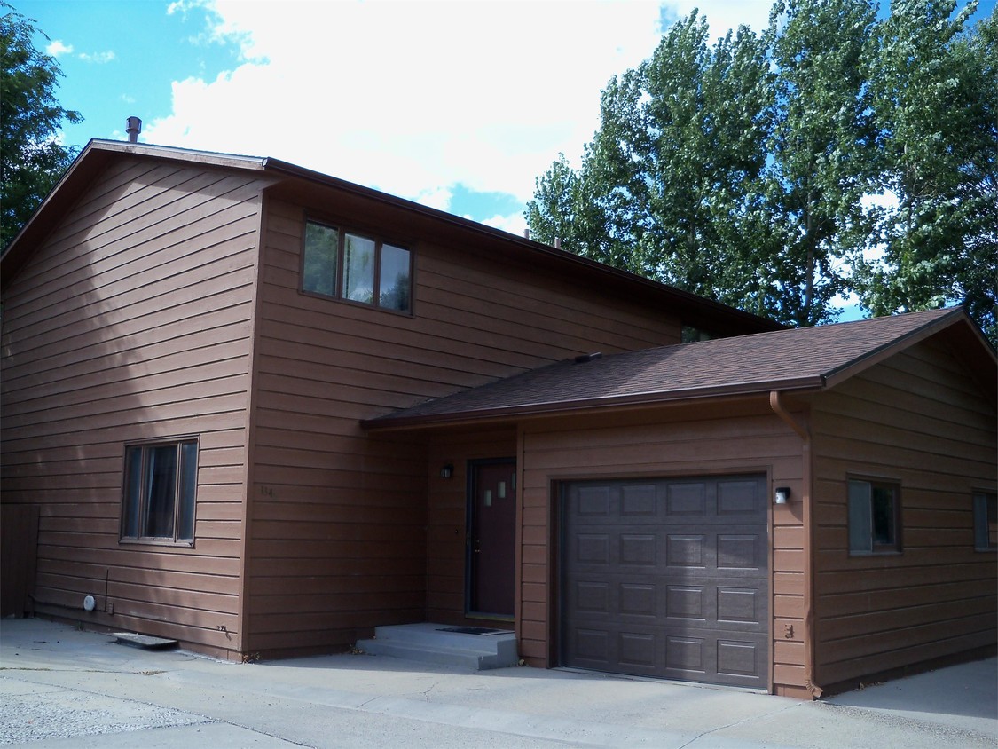 Primary Photo - 1346 Quartz Pl