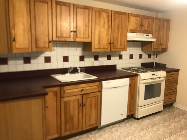 Foto del edificio - 565 Putnam Ave