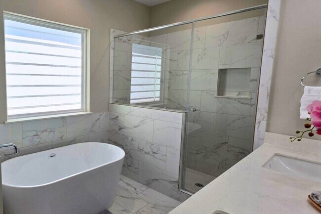 Foto del edificio - 8326 Curry Rd