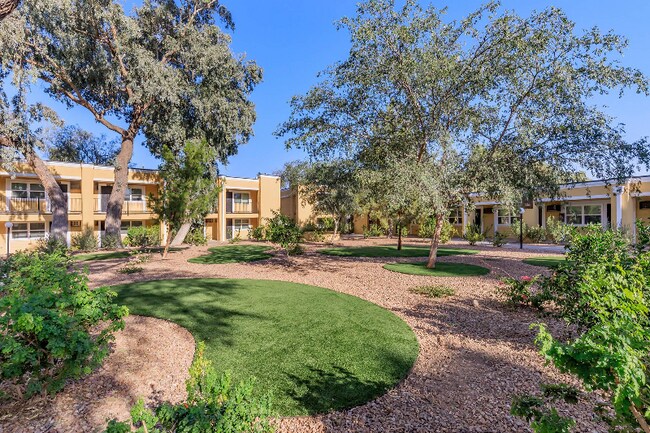 Foto del edificio - 4250 E 29th St