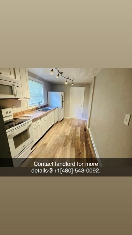 Foto del edificio - 3322 Lens Ave