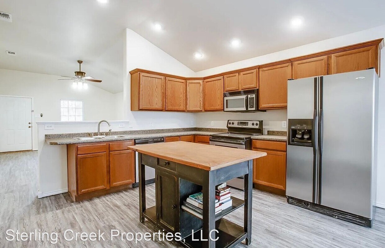 Foto principal - 3 br, 2 bath House - 6537 85th Street