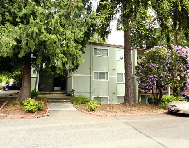Building Photo - Twin Cedars Apartments