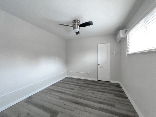 Building Photo - A591