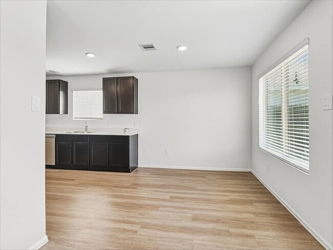Building Photo - 24027 Laurel Farms Dr