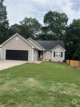 Building Photo - 141 Poplar Way