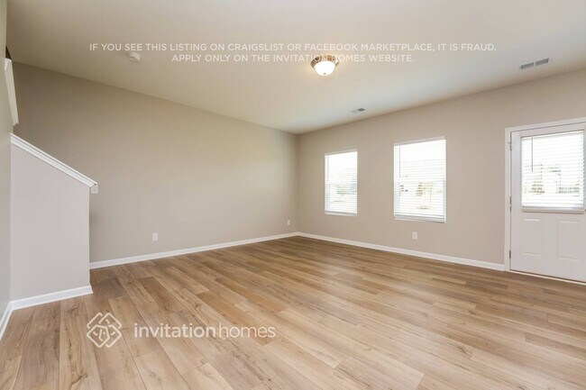 Building Photo - 2101 Boxwood Cir