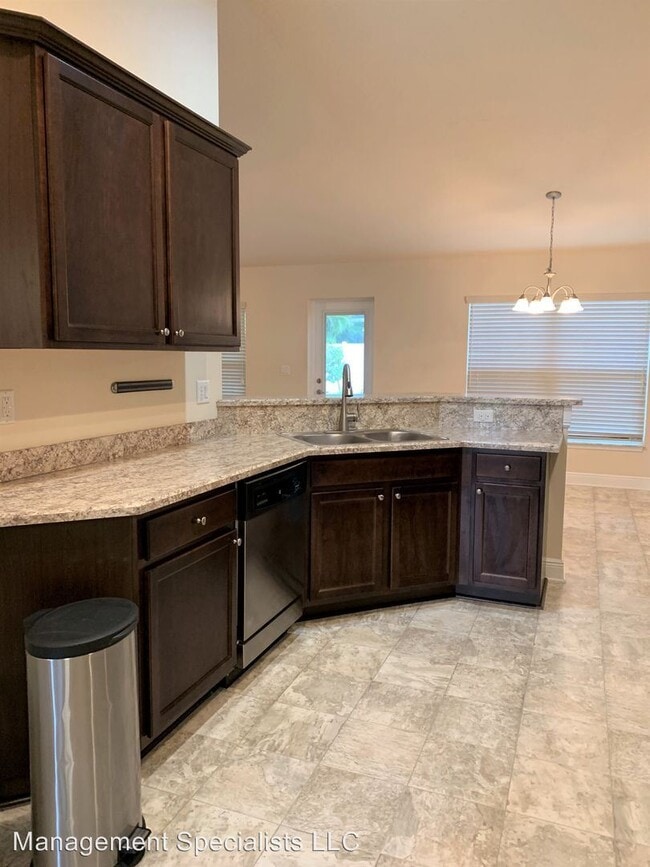 Building Photo - 4 br, 2 bath House - 3273 SW Rosser Blvd