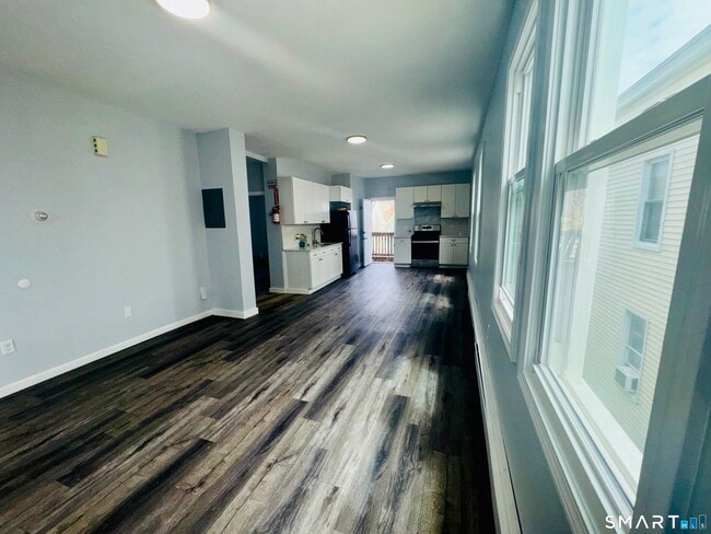 Foto del edificio - 898 Hancock Ave