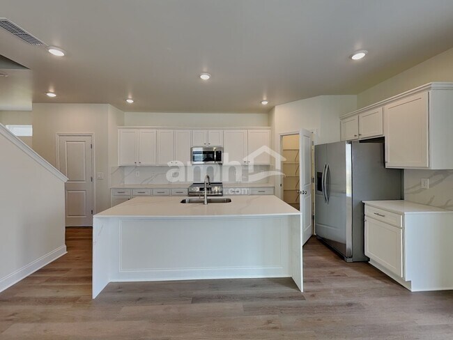 Foto del edificio - 3622 Creek View Cir