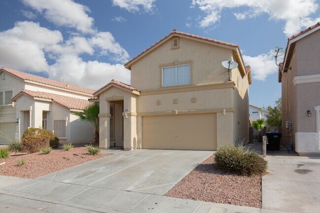 Building Photo - Large 4 bedroom home for less than $2000!
