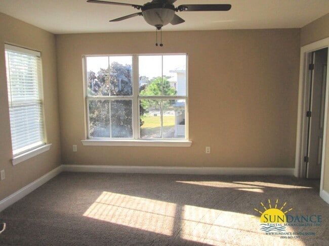 Foto del edificio - Lovely 3 Bedroom End-Unit Townhouse in Destin