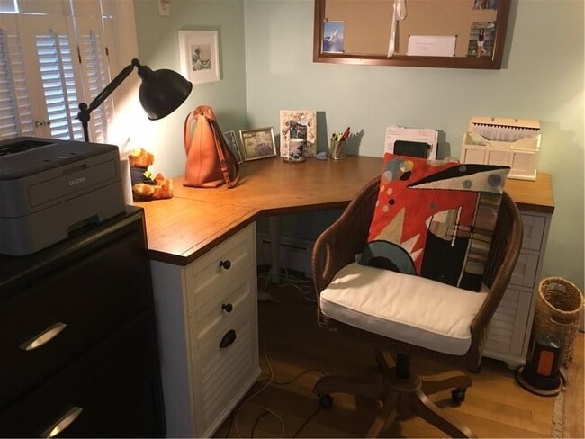 Building Photo - 16 Grotto Ave