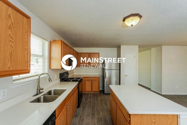 Building Photo - 3 Bedroom Pet-Friendly Home in DESOTO, TX with Main Street Renewal