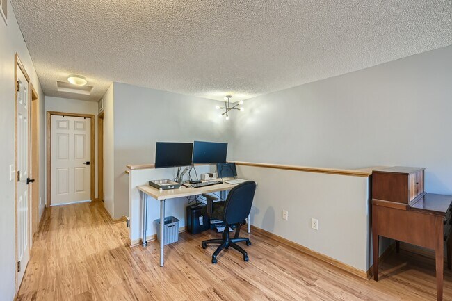Foto del edificio - 10991 Oak Grove Cir
