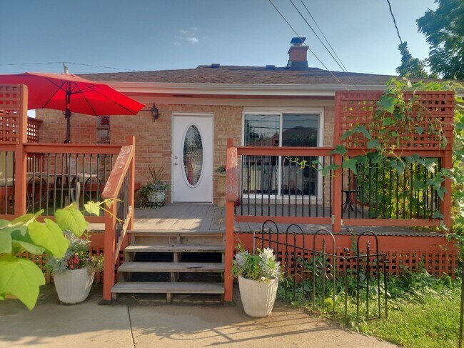 Foto del edificio - 7918 W Oakton St