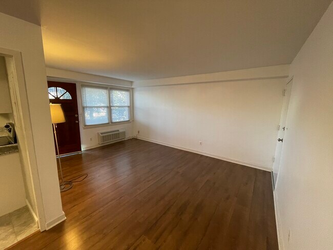 Living room - 2030 N Woodrow St