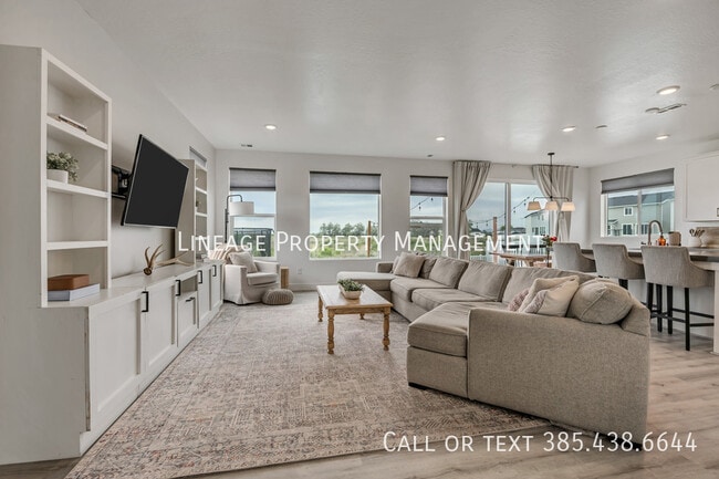 Foto del edificio - 3056 S Shoreline Dr
