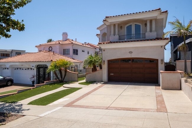 Foto del edificio - Stunning 4 bed, 4.5 bath home located on a quiet and highly desirable street in Redondo Beach
