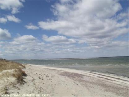 Building Photo - 670 Dune Rd