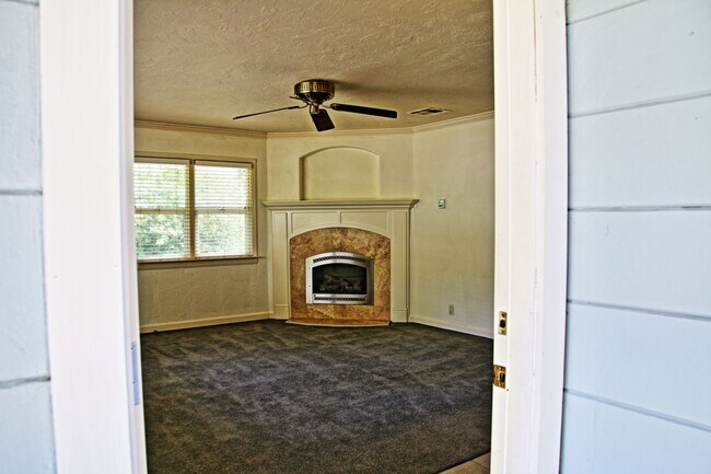 Building Photo - 3178 Cedar Ravine Rd