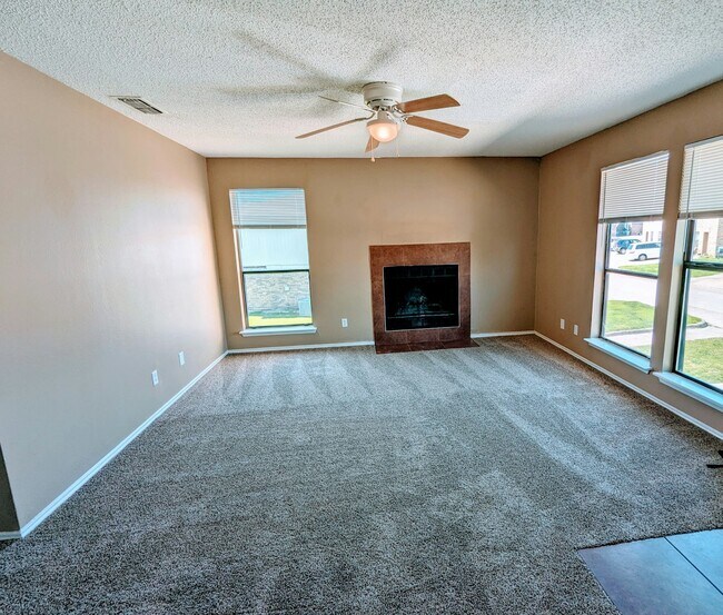 Building Photo - 8109 Foxfire Lane, Unit D