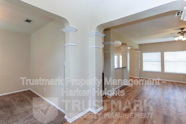 Foto del edificio - 212 Crowfoot Dr