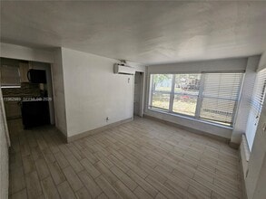 Building Photo - 26 SE 13th Terrace