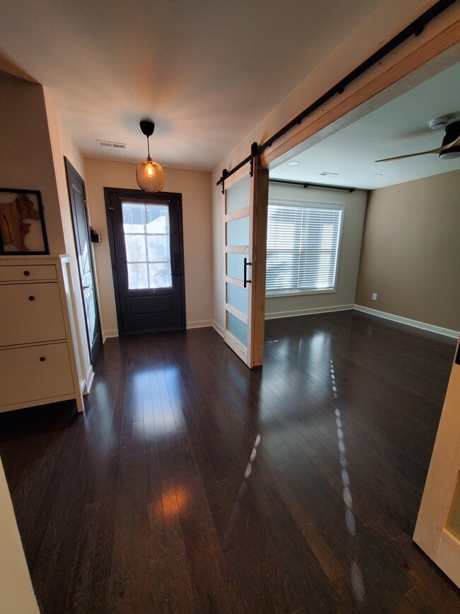 Foto del edificio - 160 Hamilton Ave NW