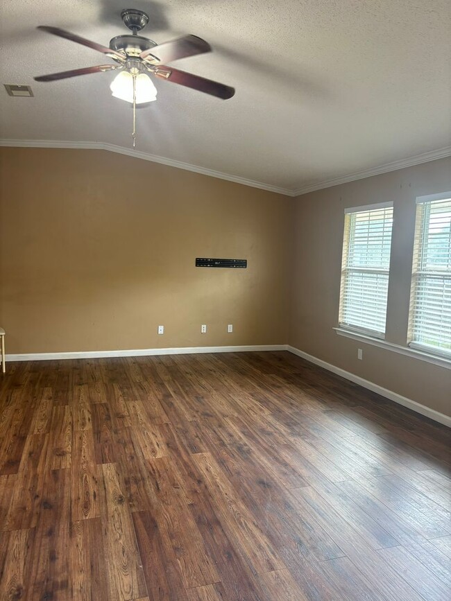 Building Photo - 721 Flight Ave