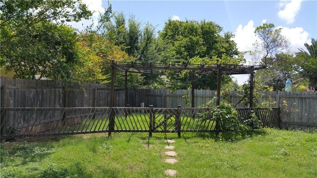 Building Photo - 14839 Single Trace
