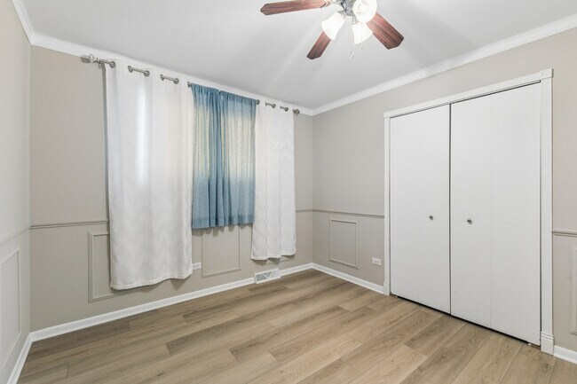 Foto del edificio - 16805 Hilltop Ave