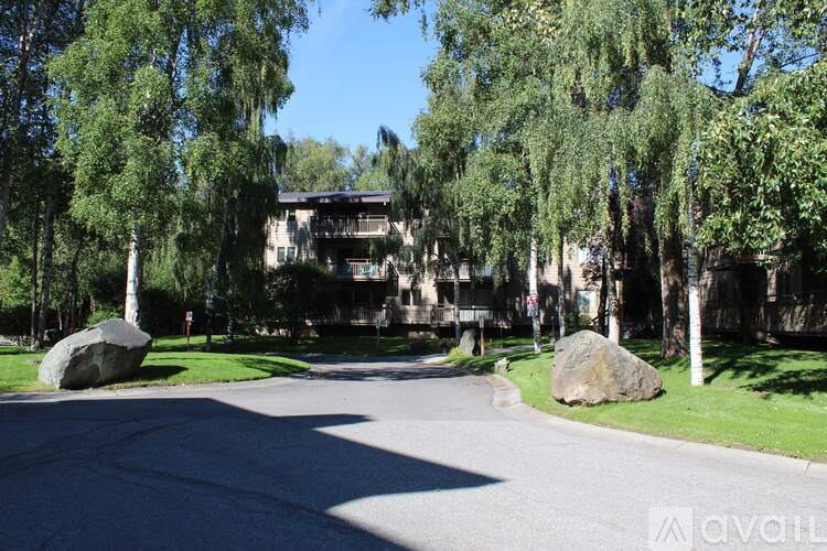 Foto principal - 400 W 76th Ave