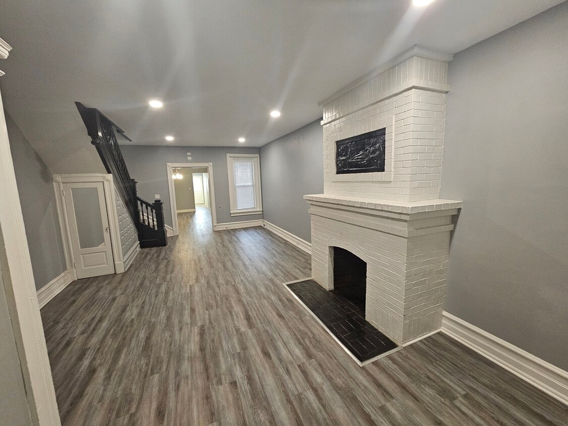 Primary Photo - 1650 Mineral Spring Rd