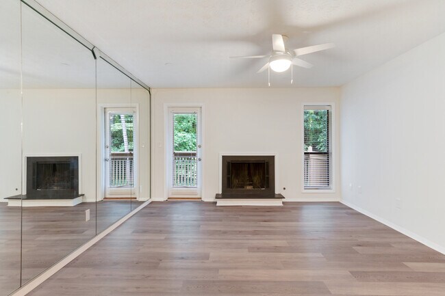 Living Room area - 916 Dunbar Dr
