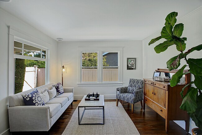 Foto del edificio - 1935 Bath St