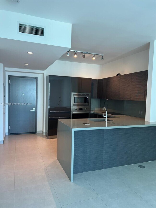 Building Photo - 1080 Brickell Ave