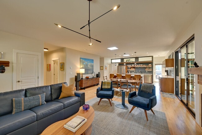 Building Photo - 2237 NW Torrey Pines Dr