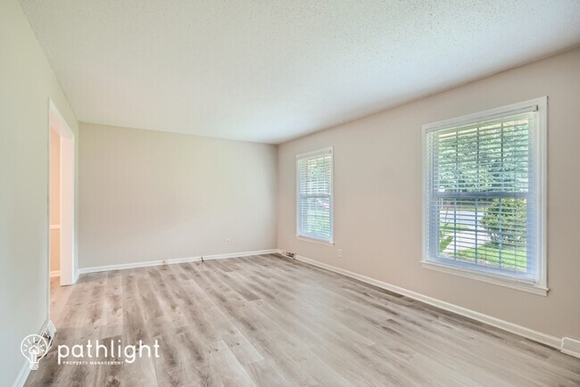Building Photo - 743 Pineborough Road, Charlotte, NC, 28212