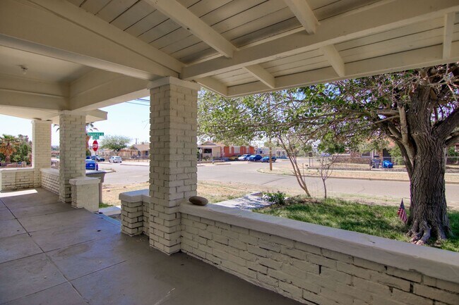 Building Photo - Mountain Ave 3625