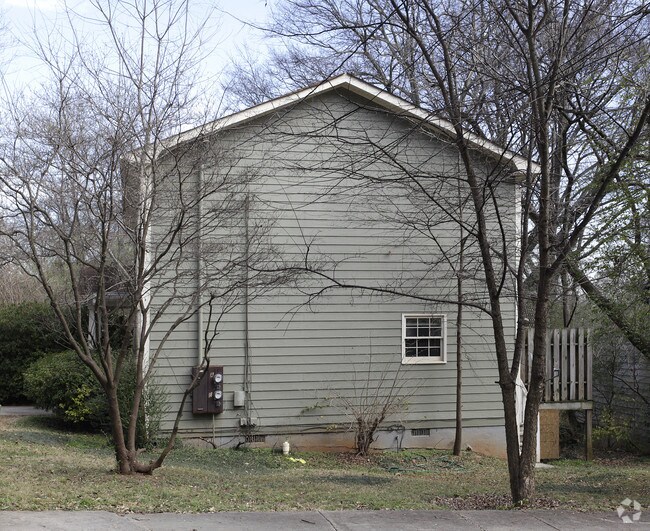 Building Photo - 840 Rosedale Ave
