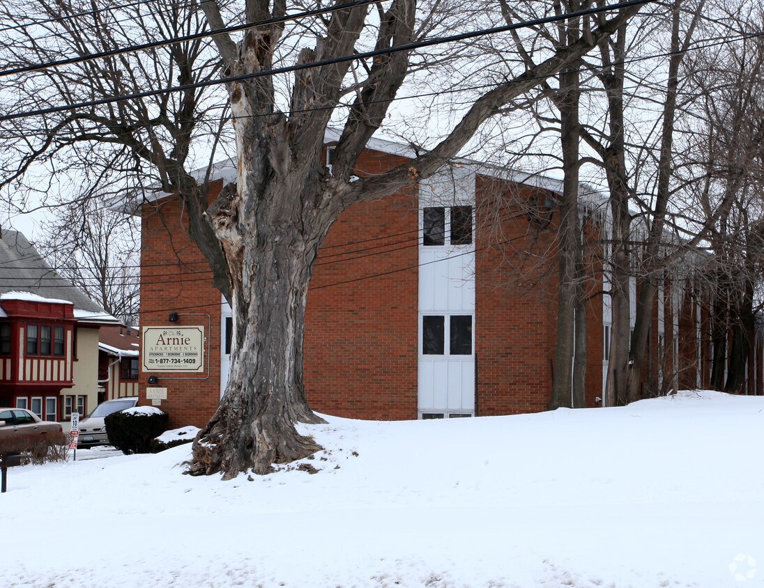 Building Photo - Arnie Apartments