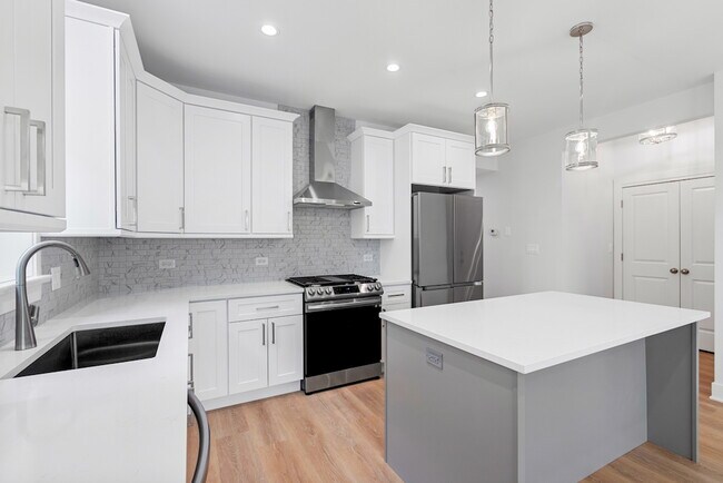 Foto del edificio - 6423 N Washtenaw Ave