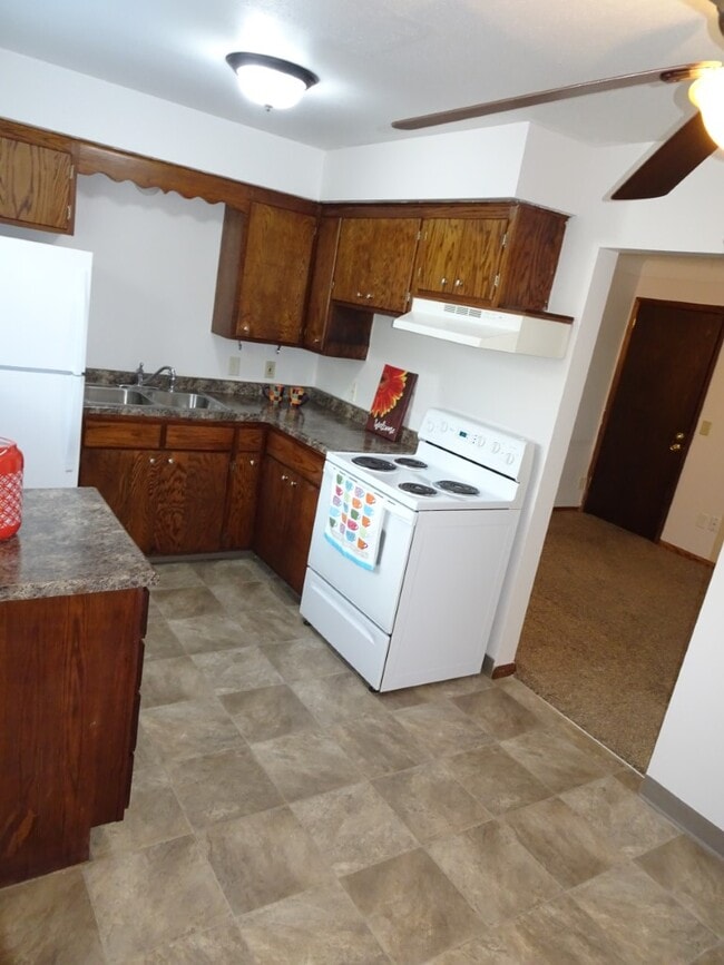 2121 N Ferry St Unit 4, Anoka, MN 55303 Apartments in Anoka, MN