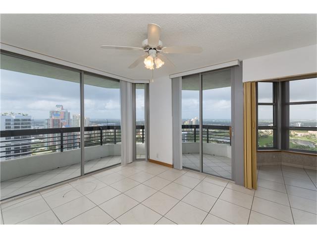 Foto del edificio - 3500 Mystic Pointe Dr