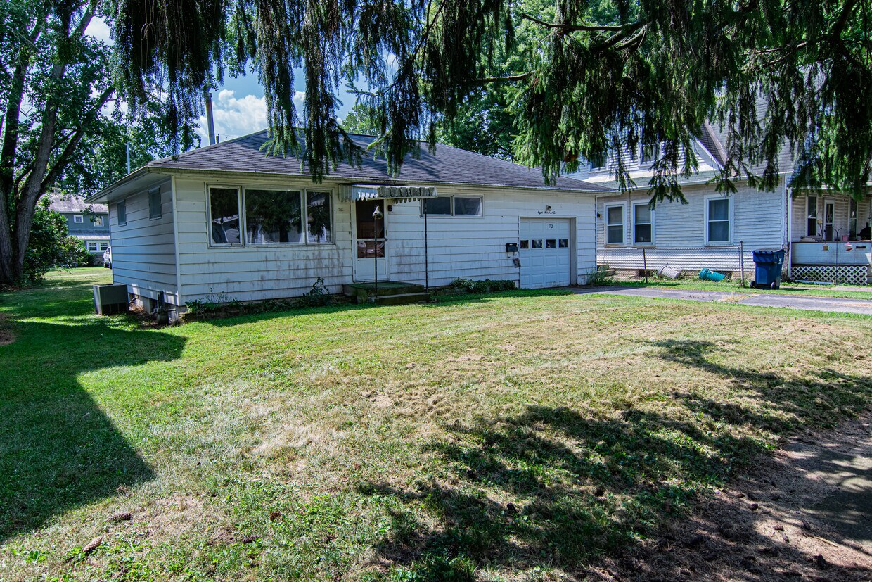 802 W Sugar St 802 W Sugar St