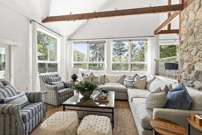 Building Photo - 65 Starboard Ln