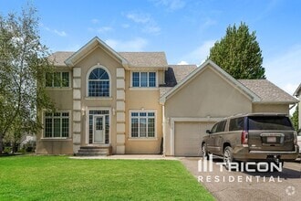 Building Photo - 516 Lincoln Dr NE